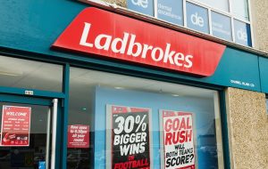 Ladbrokes проводит реструктуризацию работы